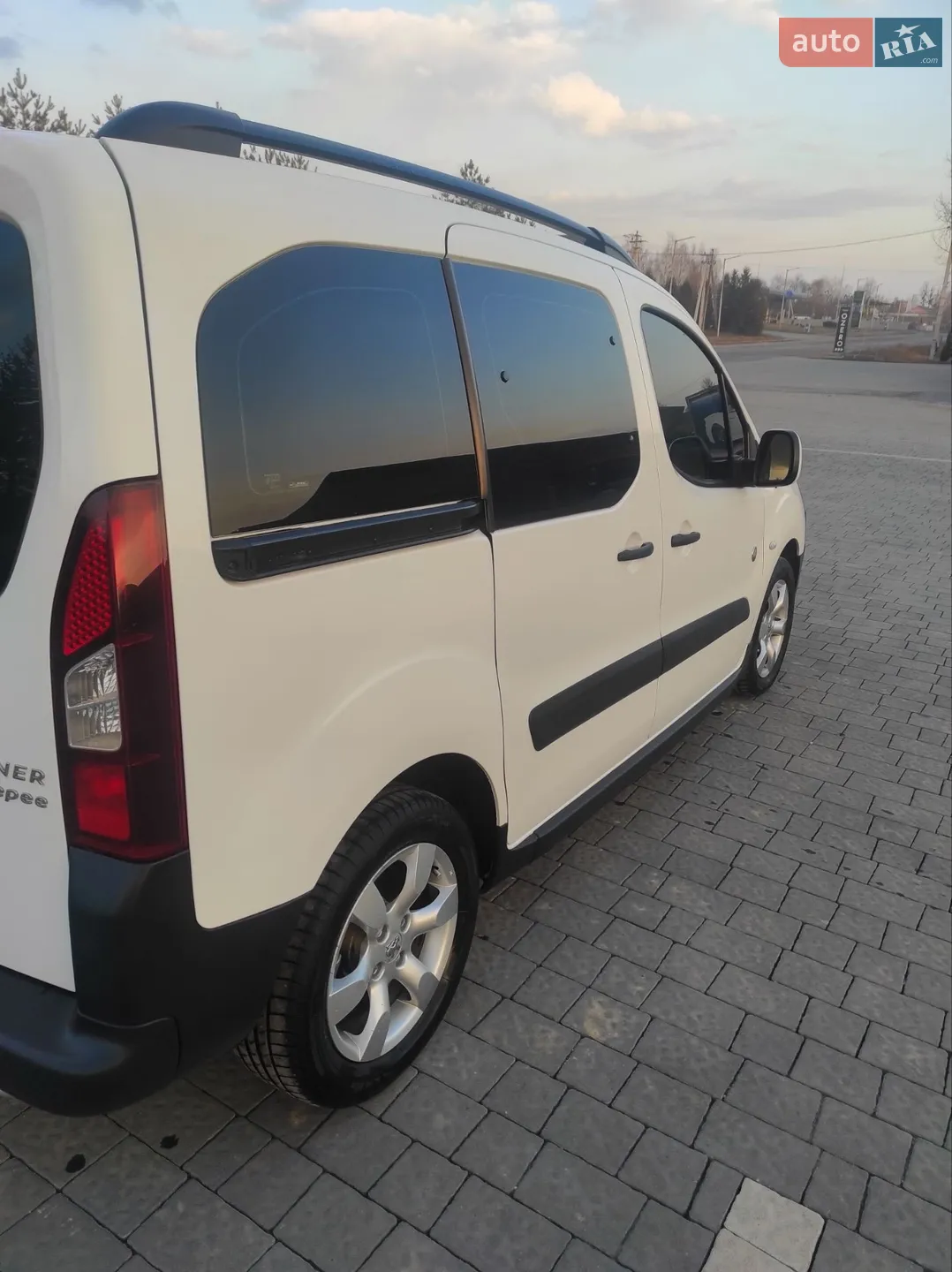 2015 Peugeot Partner - мініатюра 29