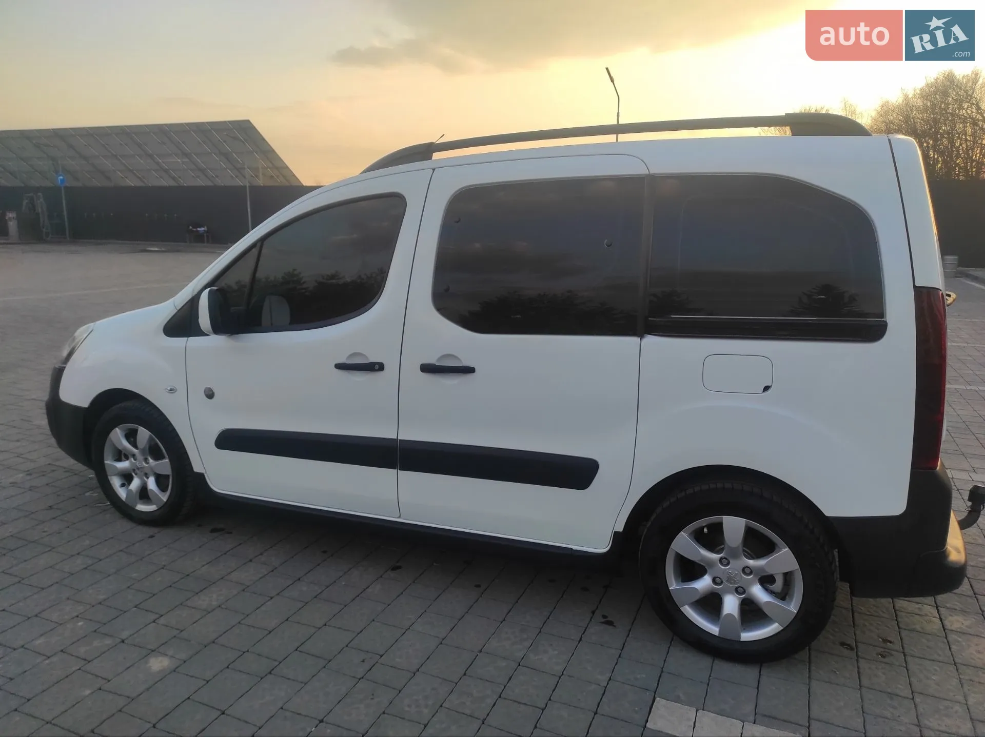 2015 Peugeot Partner - мініатюра 51