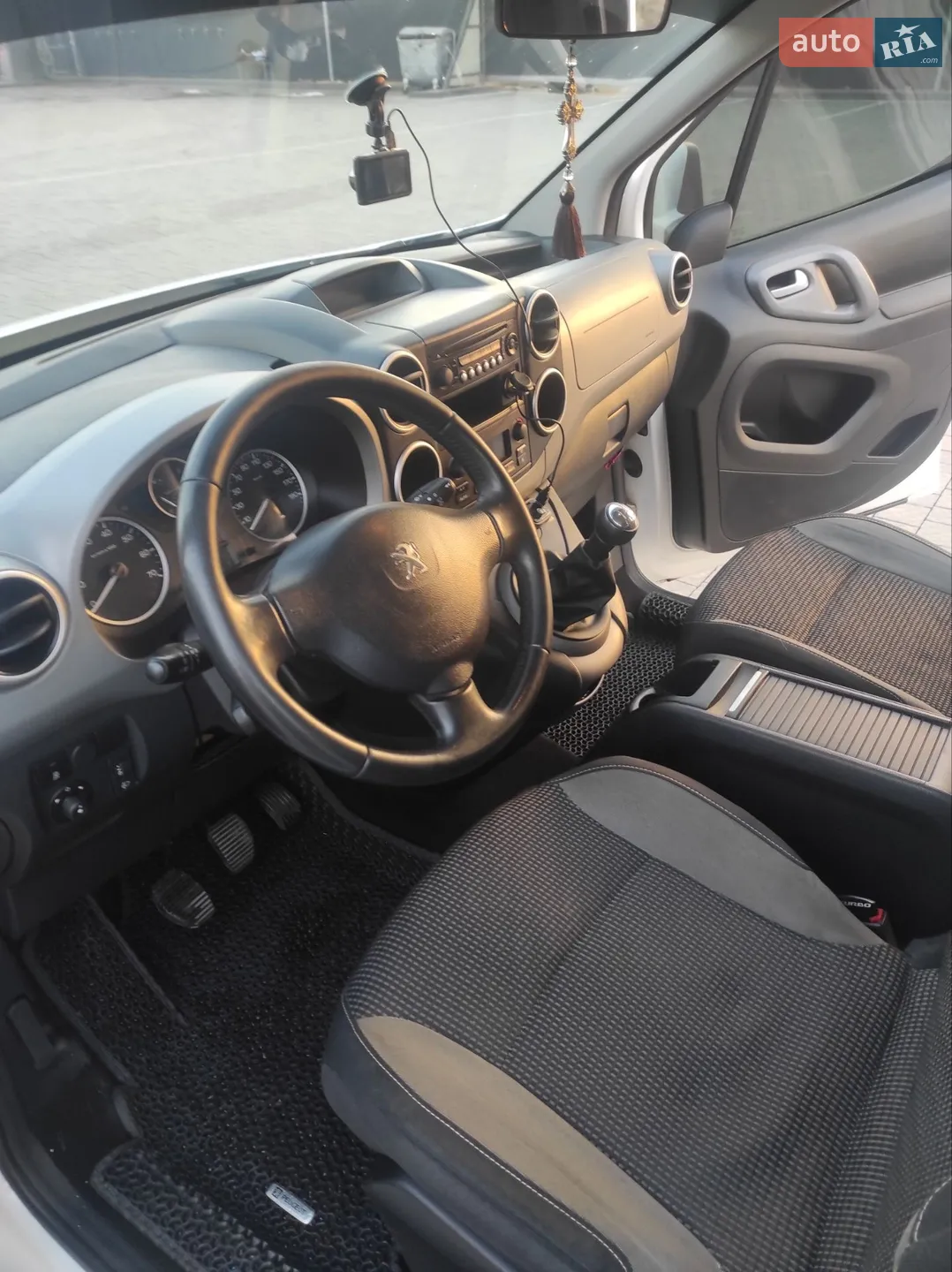 2015 Peugeot Partner - мініатюра 58