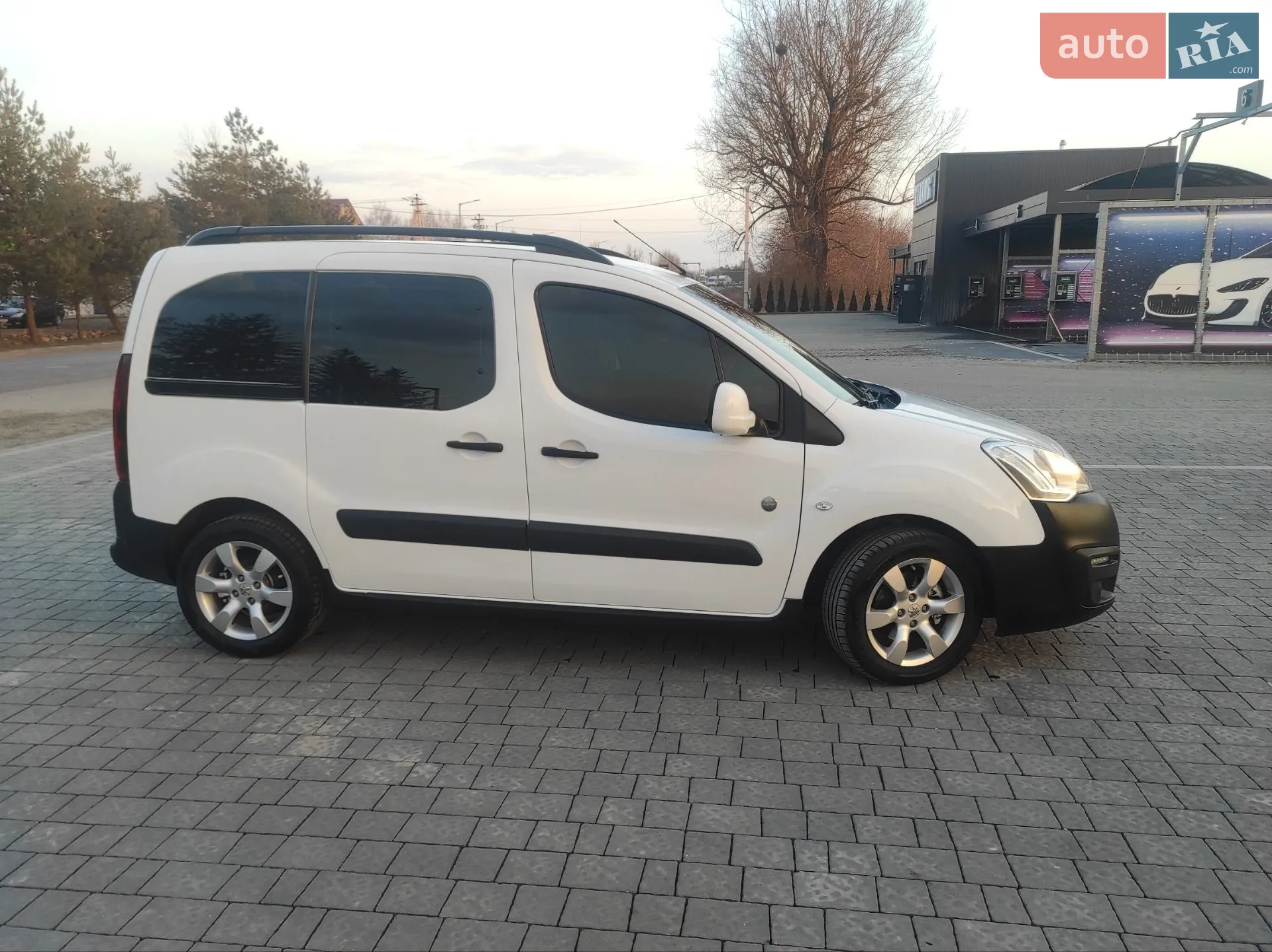 2015 Peugeot Partner - мініатюра 9