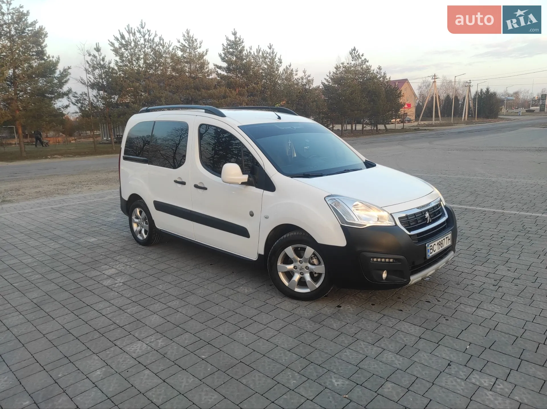 2015 Peugeot Partner - мініатюра 18