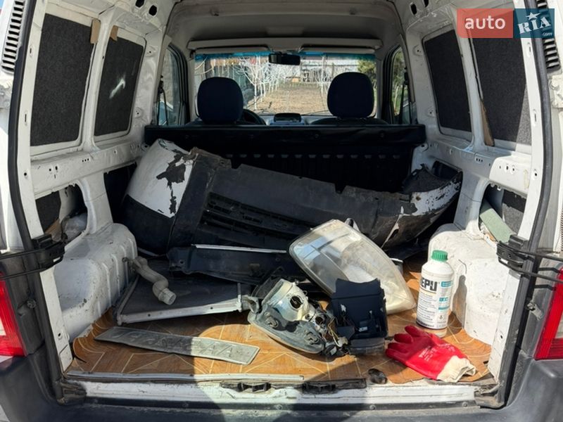 Грузовой фургон Peugeot Partner 2008 в Стоянке фото 7 Грузовой фургон Peugeot Partner 2008 в Стоянке