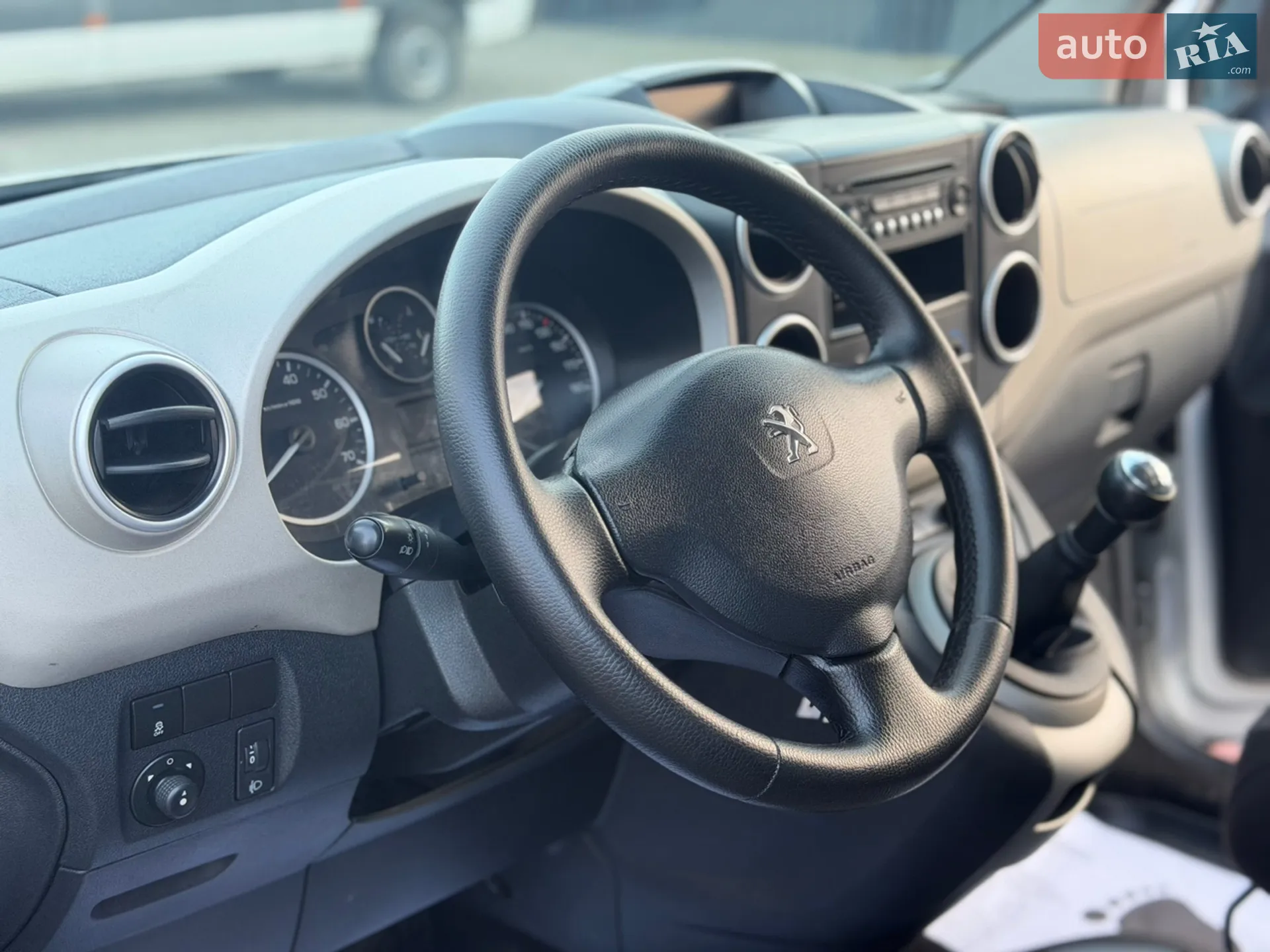 2015 Peugeot Partner - мініатюра 30