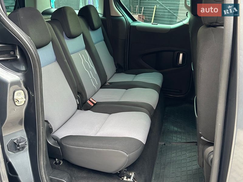 Мінівен Peugeot Partner 2014 в Кельменцях