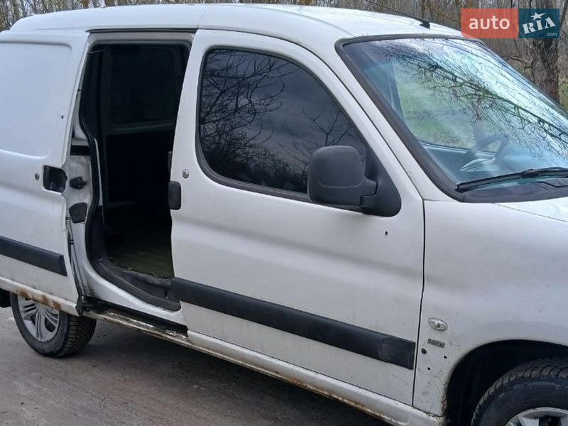 Грузовой фургон Peugeot Partner 2008 в Киеве фото 6 Грузовой фургон Peugeot Partner 2008 в Киеве
