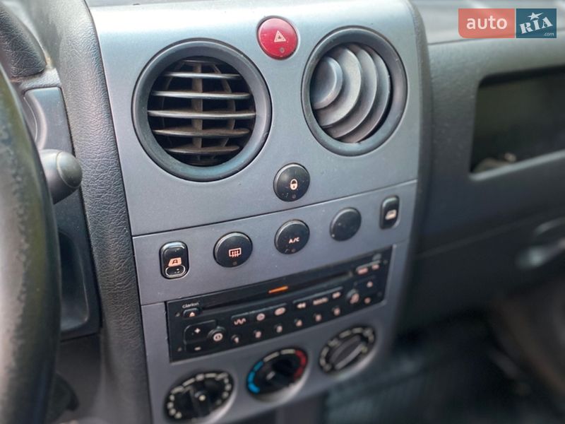 Мінівен Peugeot Partner 2005 в Звягелі