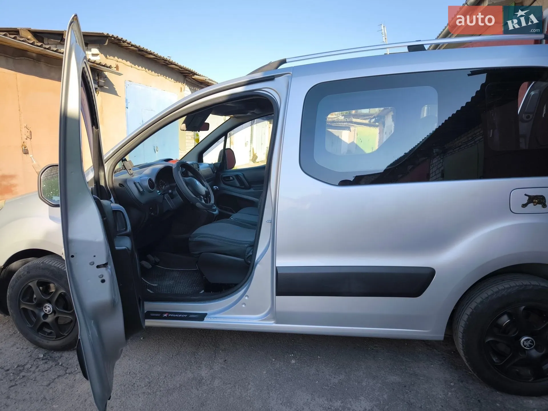 2010 Peugeot Partner - мініатюра 11