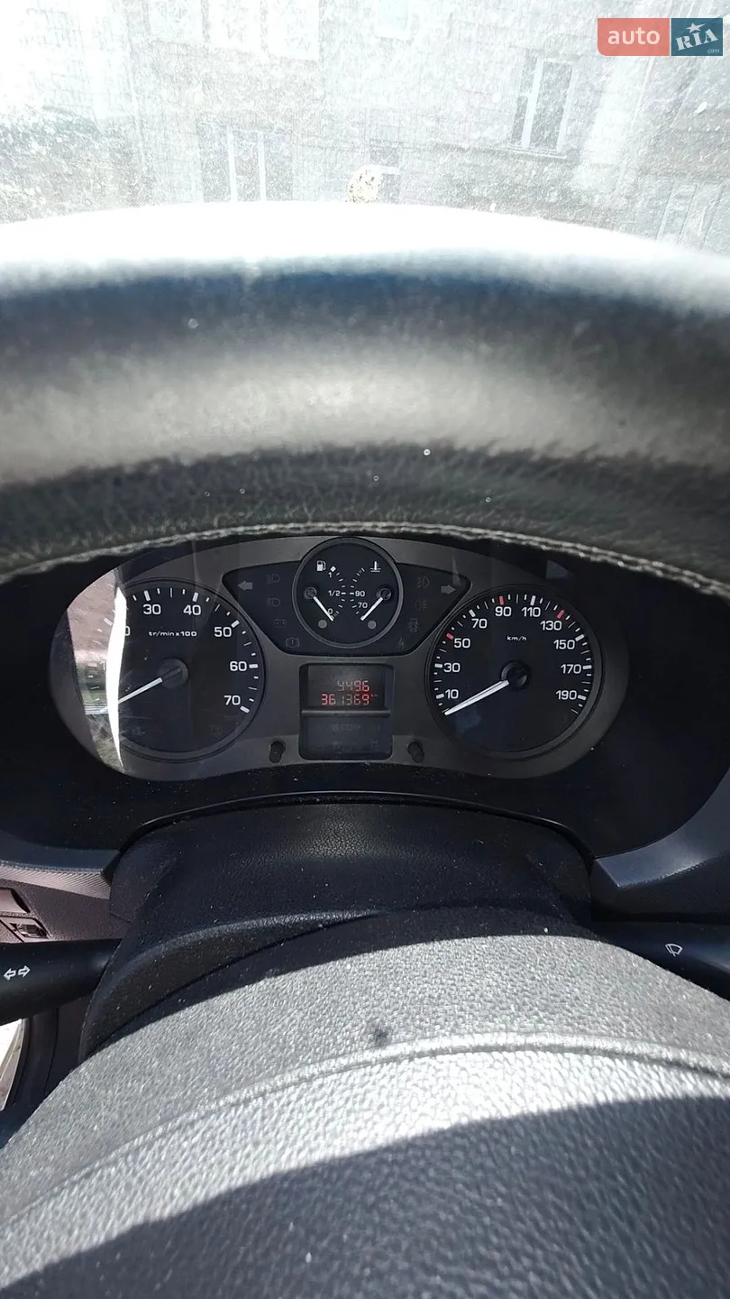 2010 Peugeot Partner - мініатюра 4