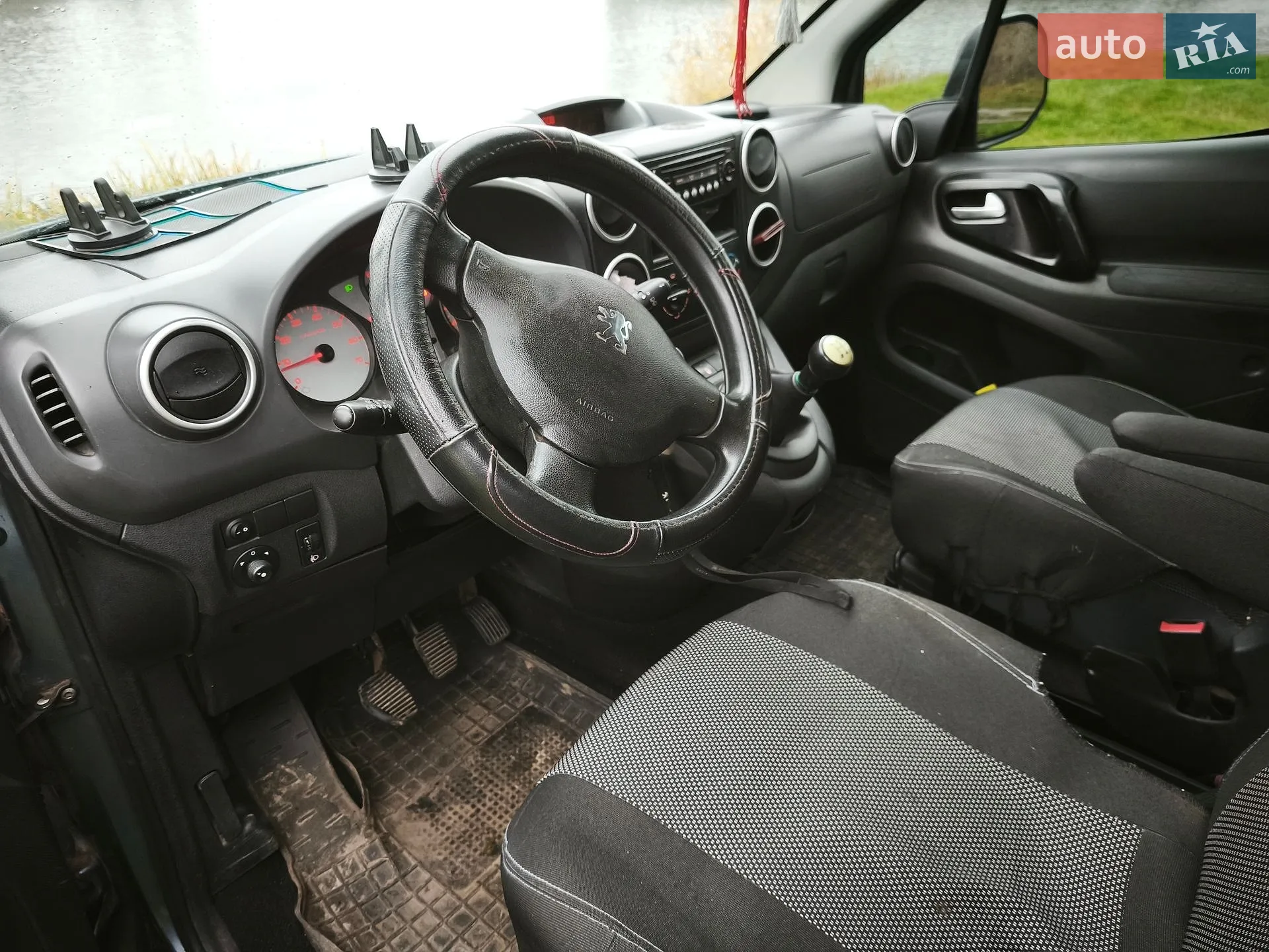 2011 Peugeot Partner - мініатюра 14