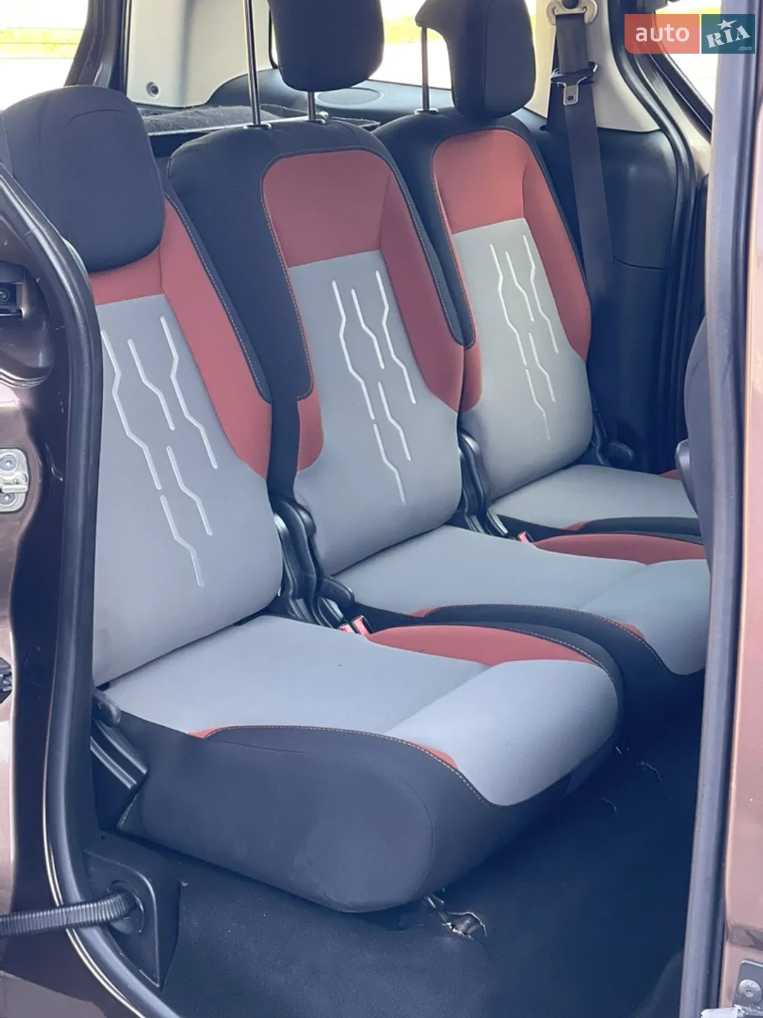 2015 Peugeot Partner - мініатюра 81