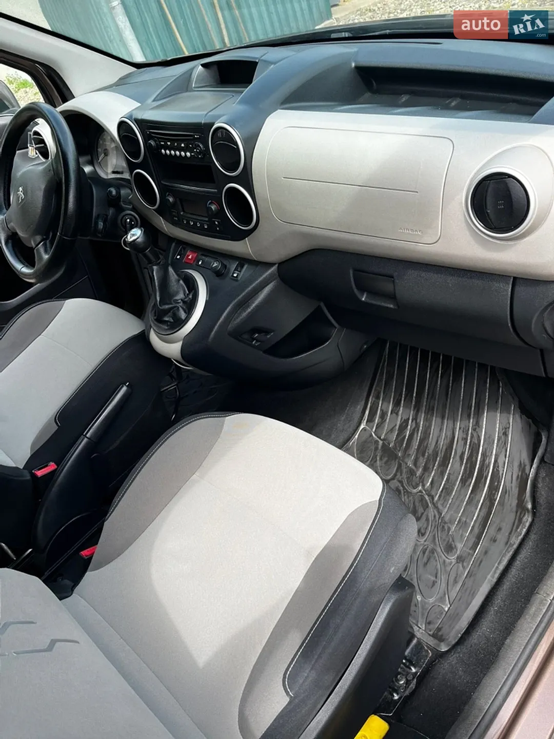 2014 Peugeot Partner - мініатюра 27