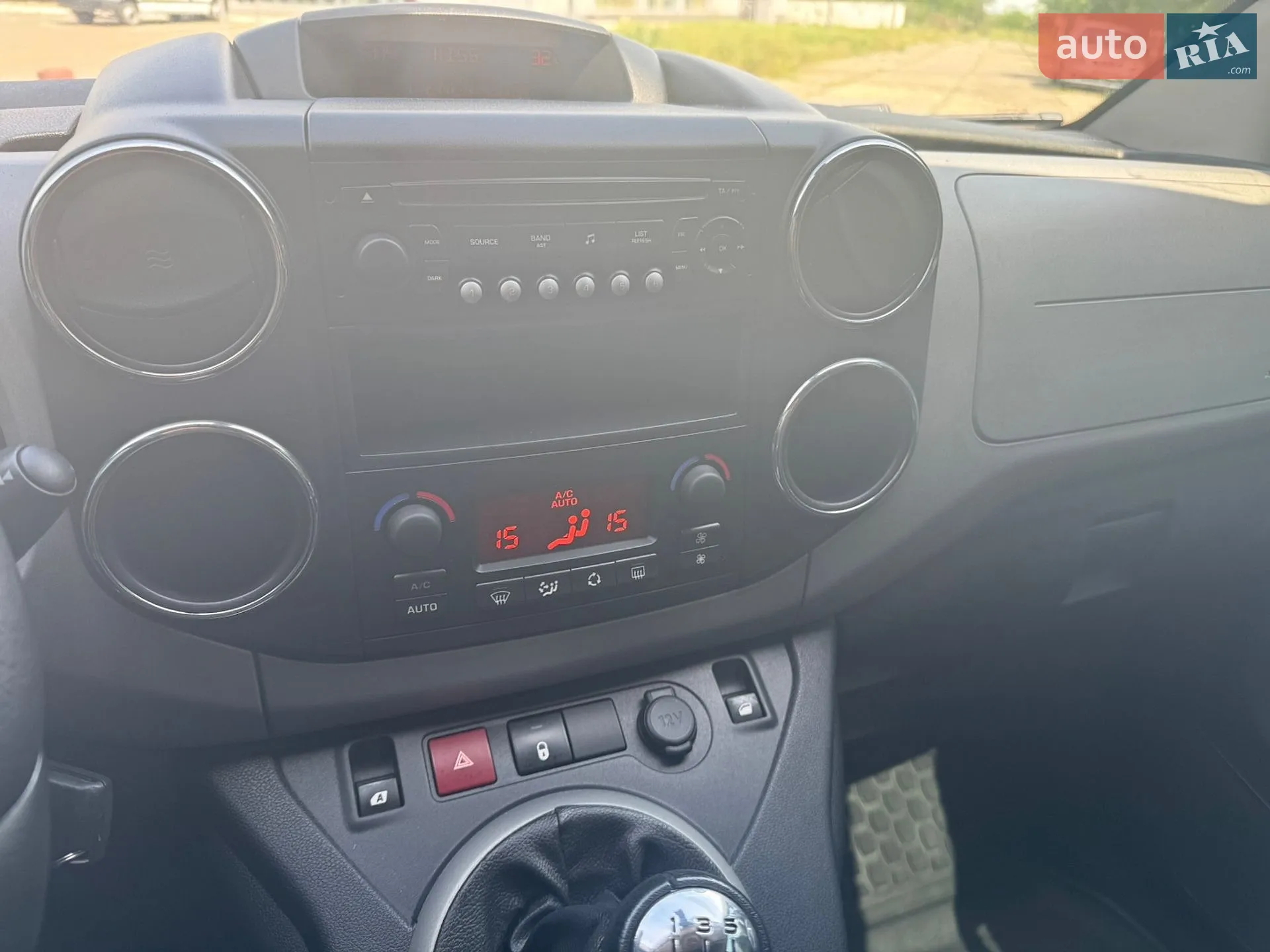 2011 Peugeot Partner - мініатюра 14