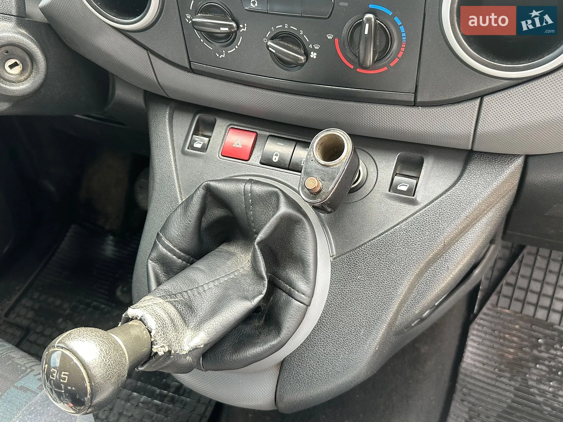 2011 Peugeot Partner - мініатюра 9