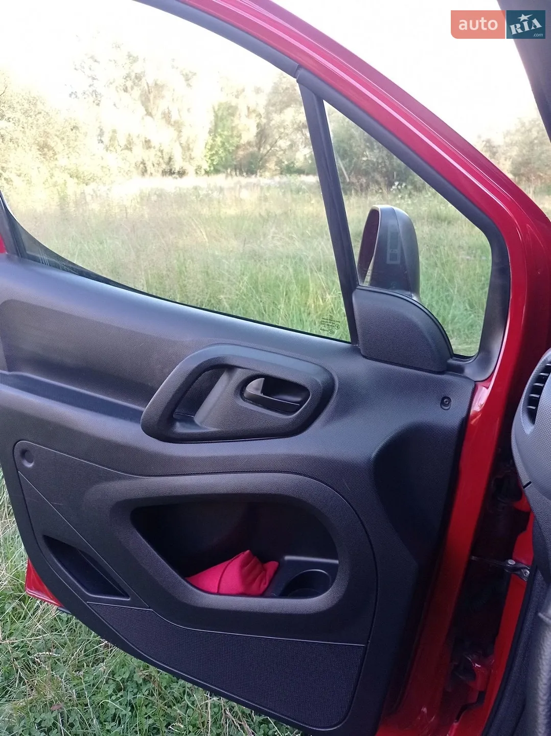 2011 Peugeot Partner - мініатюра 12