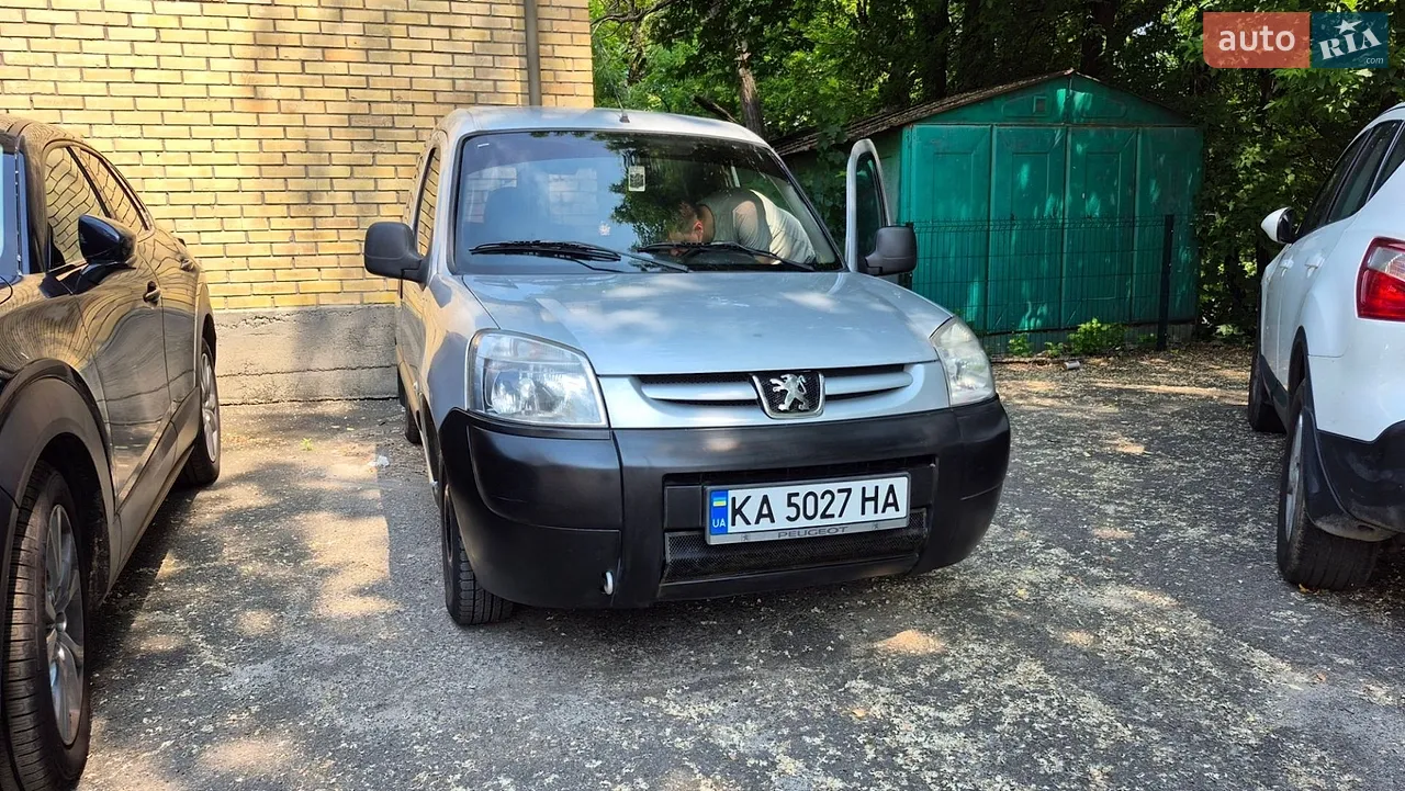 2011 Peugeot Partner - мініатюра 18