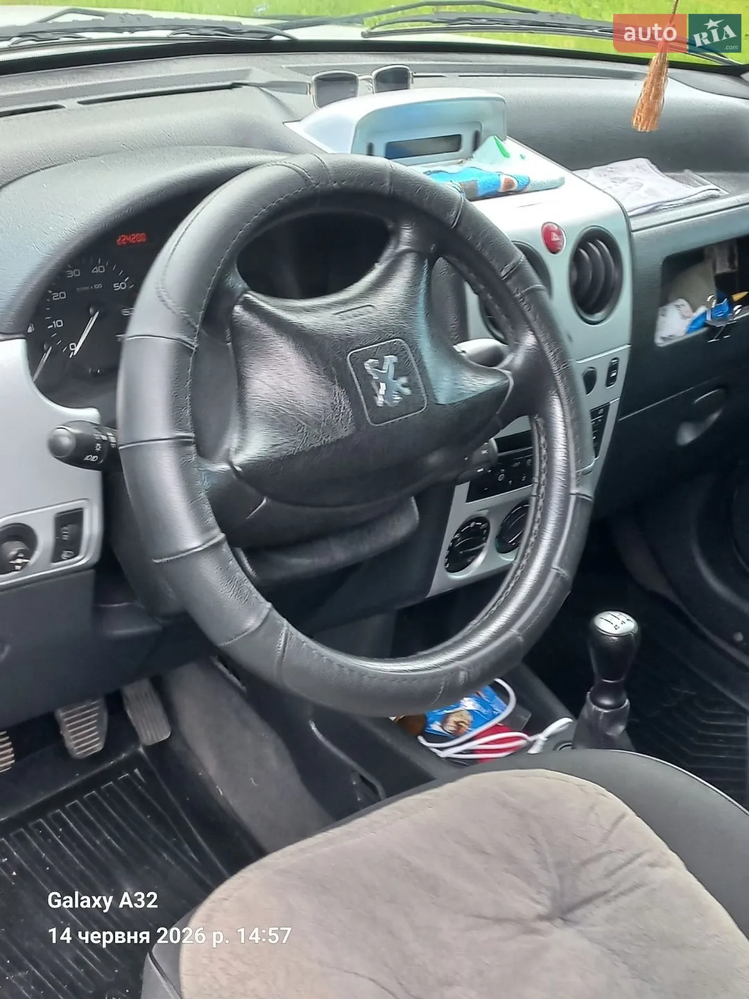 2011 Peugeot Partner - мініатюра 8