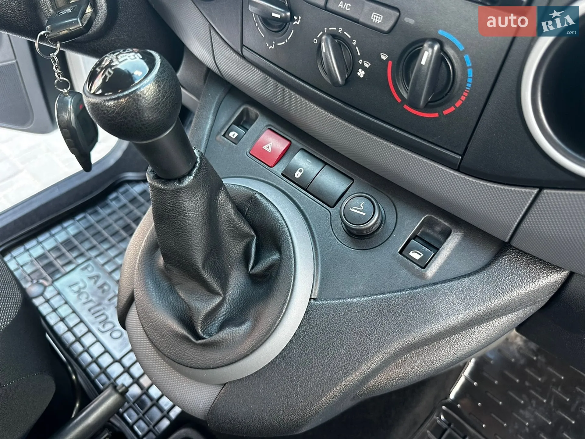 2017 Peugeot Partner - мініатюра 172