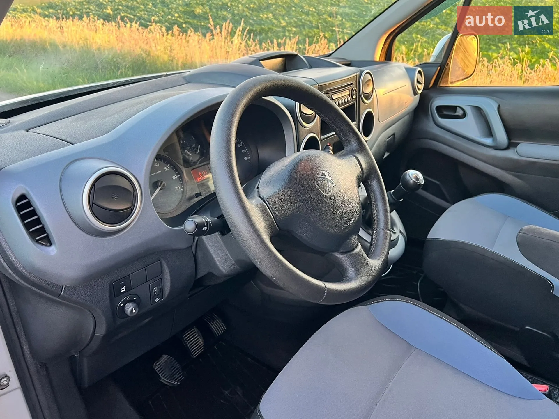 2012 Peugeot Partner - мініатюра 11