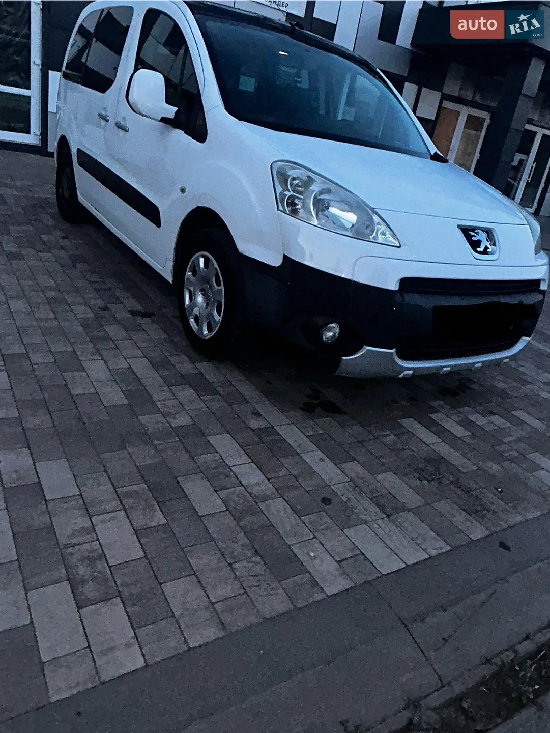 2011 Peugeot Partner - фото 1