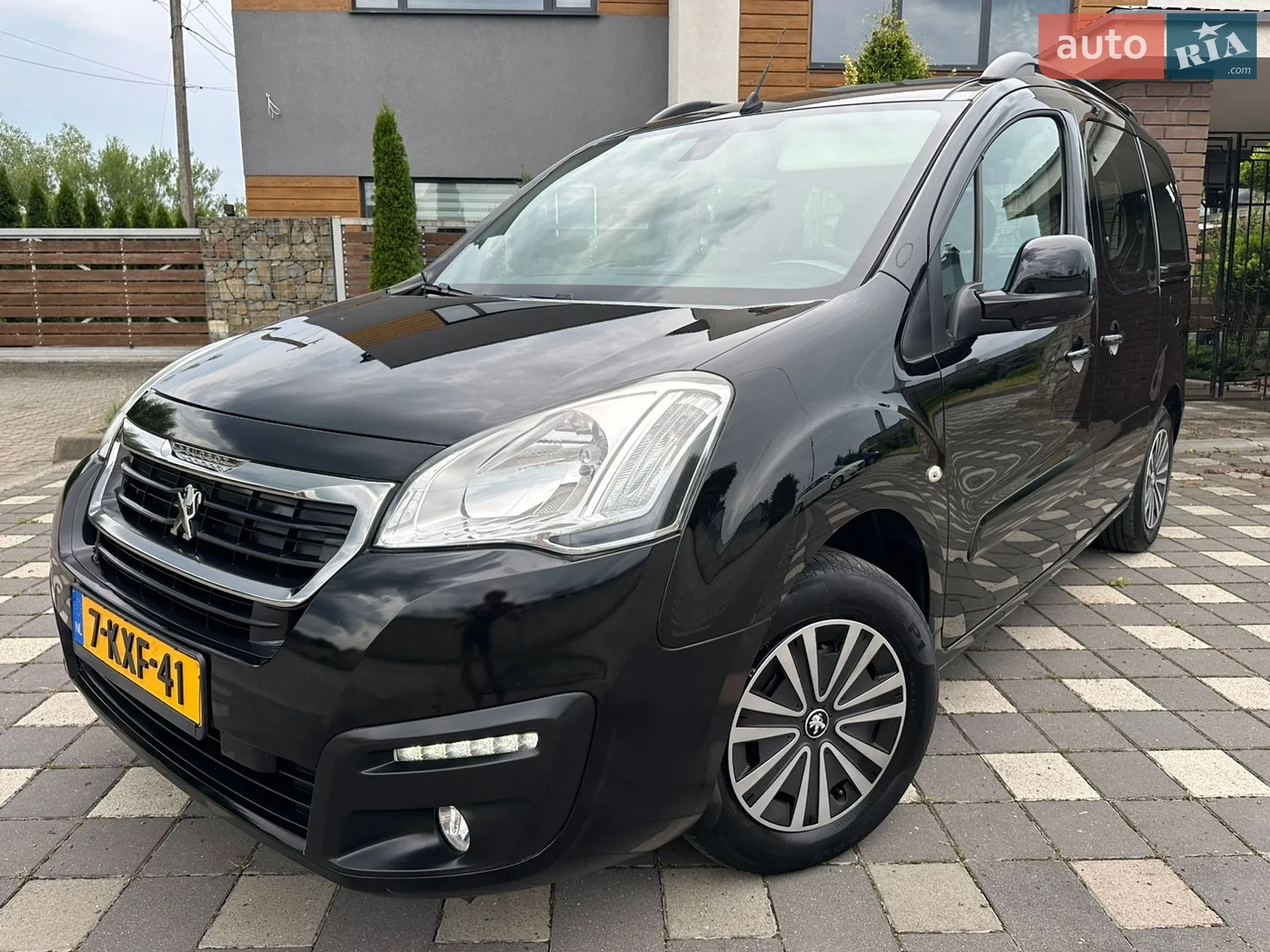 2015 Peugeot Partner - мініатюра 12