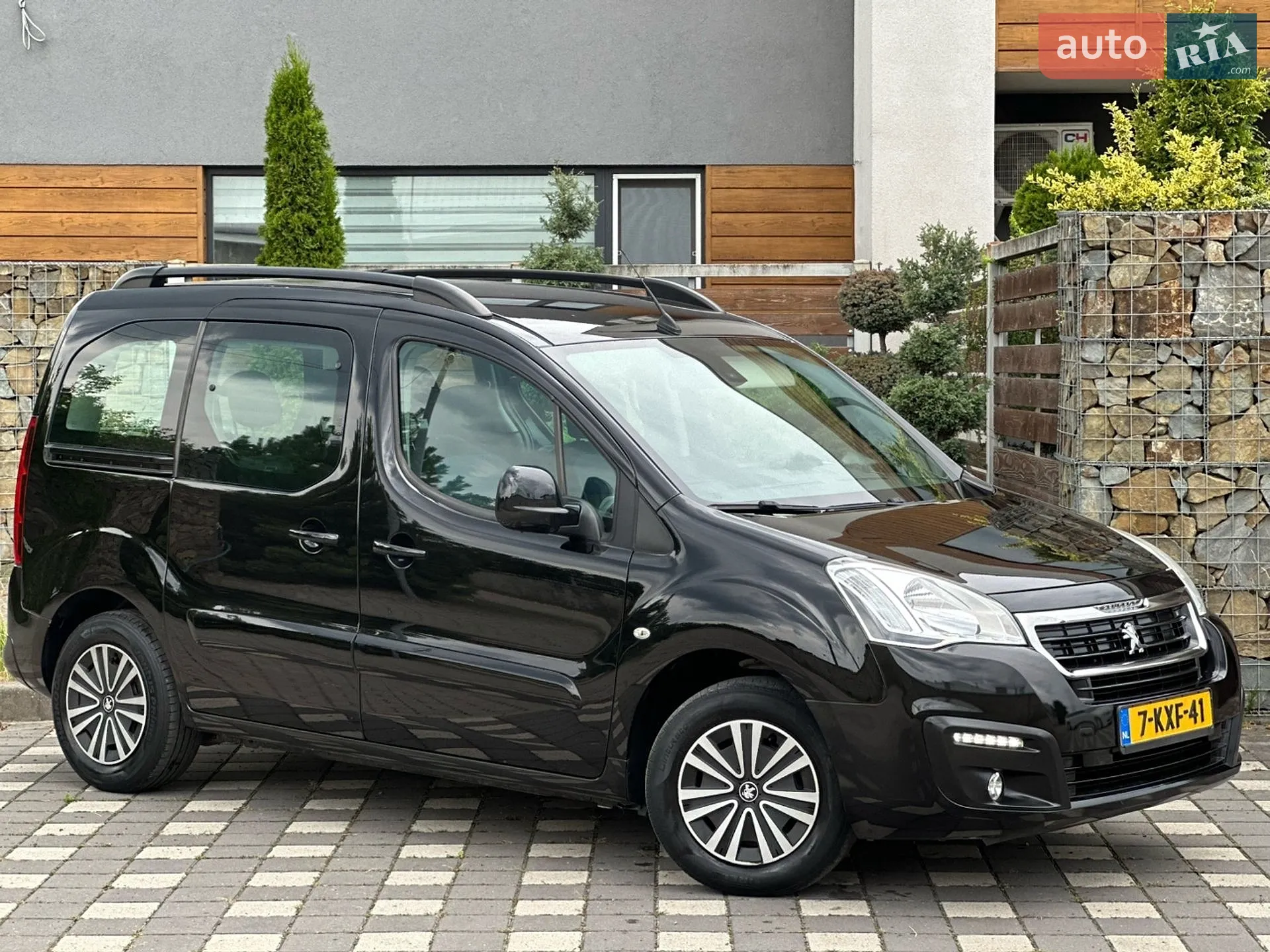 2015 Peugeot Partner - мініатюра 28