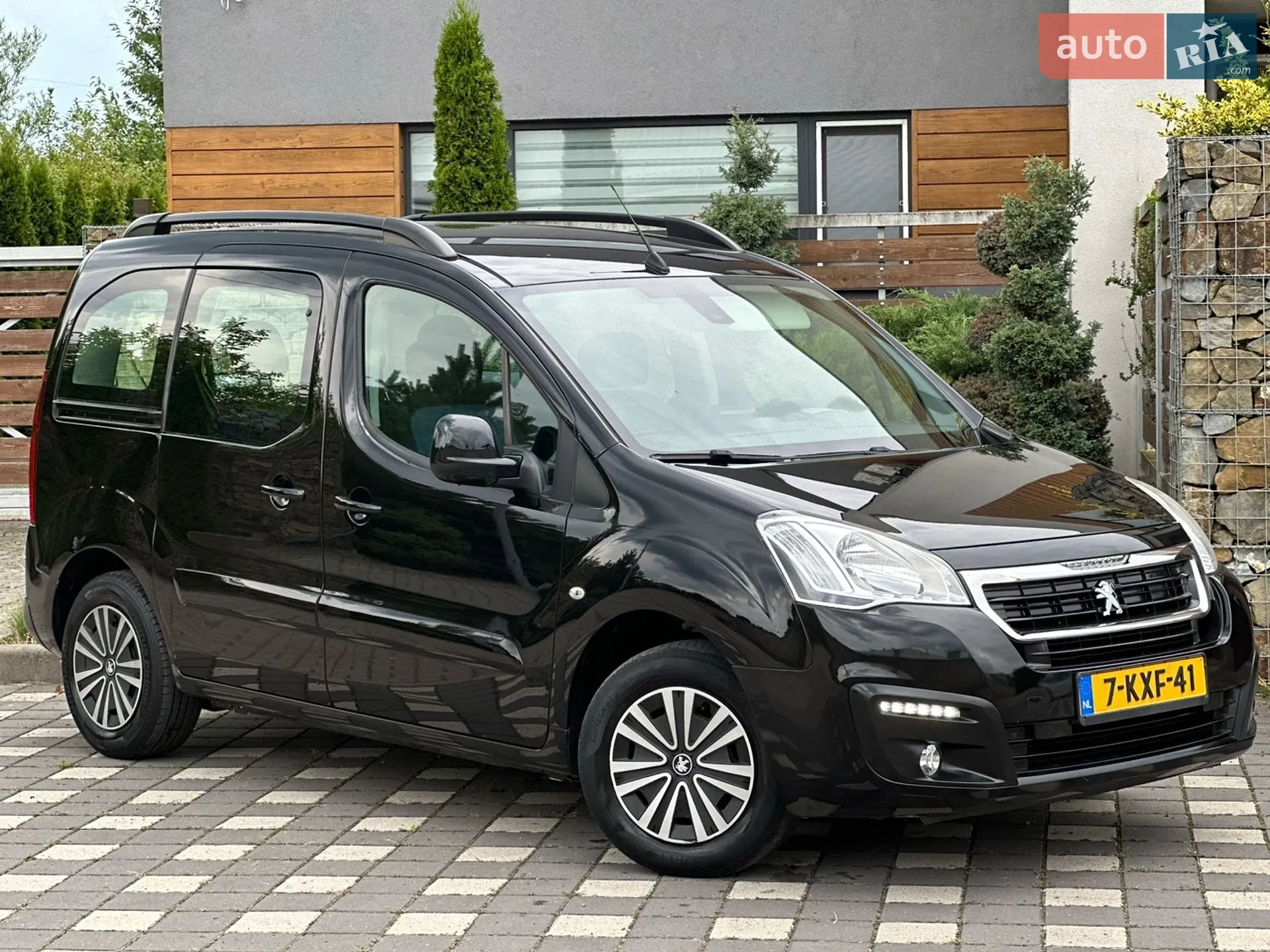 2015 Peugeot Partner - мініатюра 29