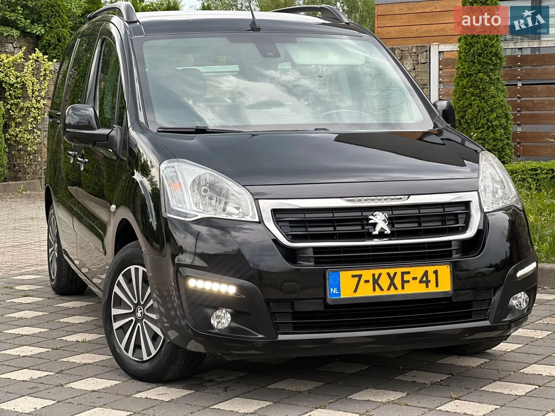 2015 Peugeot Partner - мініатюра 32