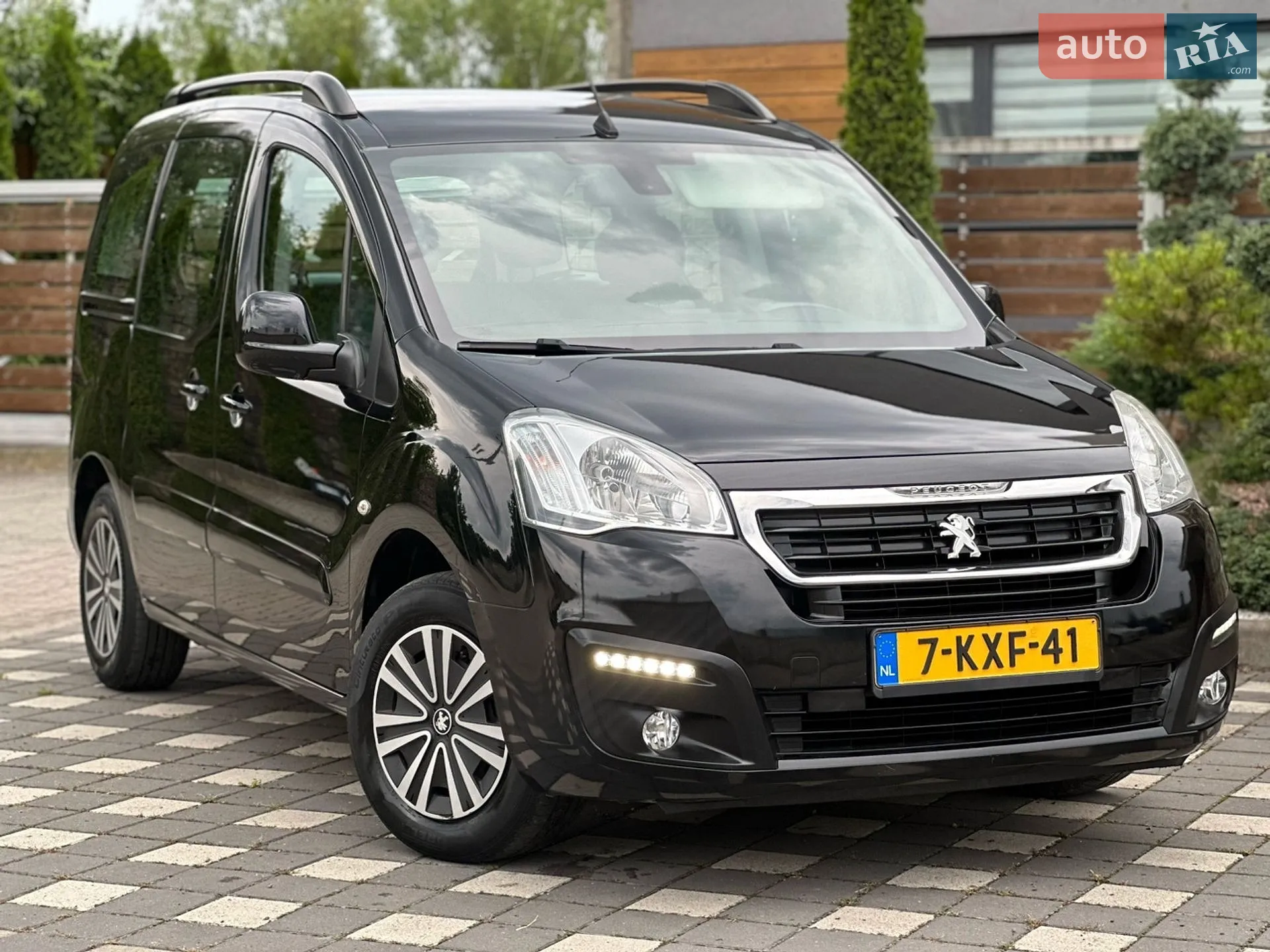 2015 Peugeot Partner - мініатюра 31