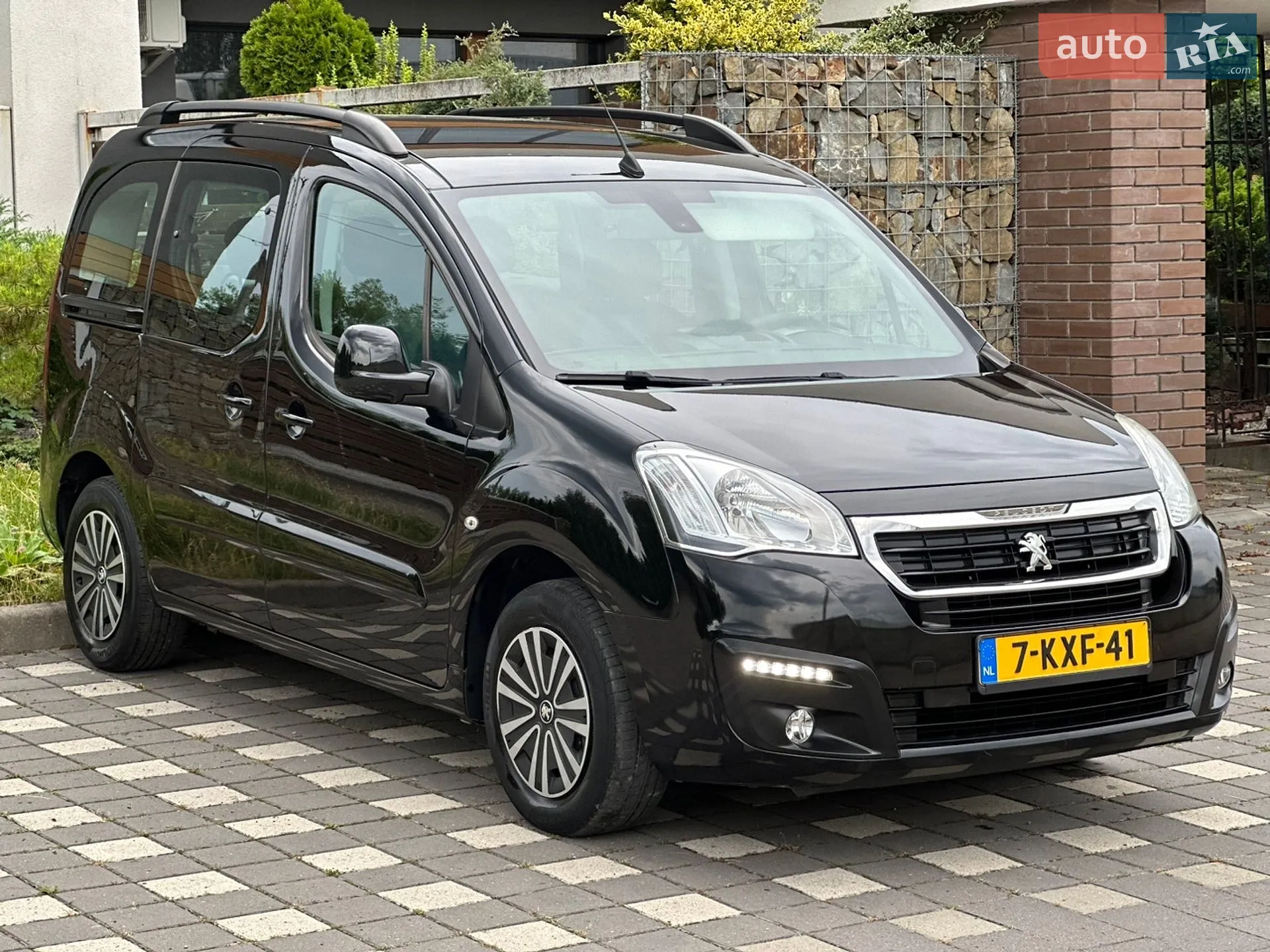2015 Peugeot Partner - мініатюра 50