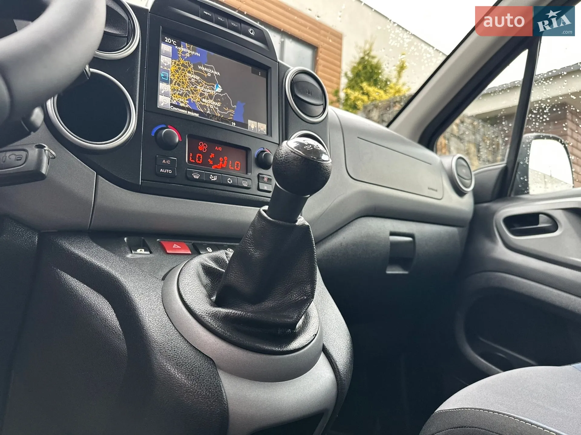 2015 Peugeot Partner - мініатюра 61