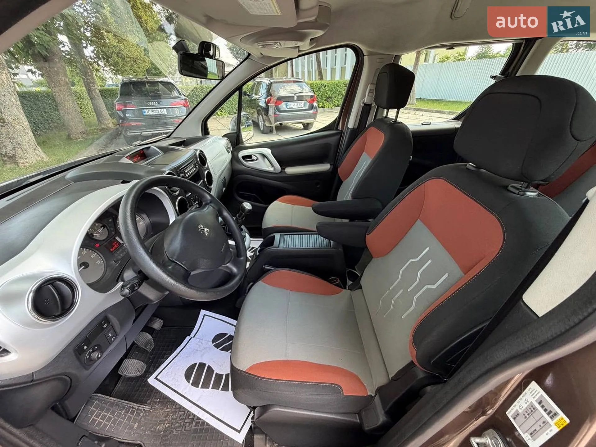 2015 Peugeot Partner - мініатюра 25