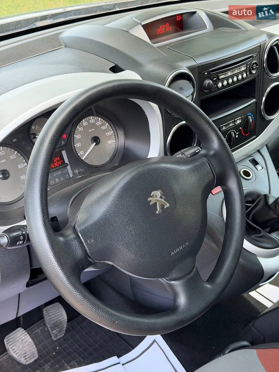 2015 Peugeot Partner - мініатюра 29