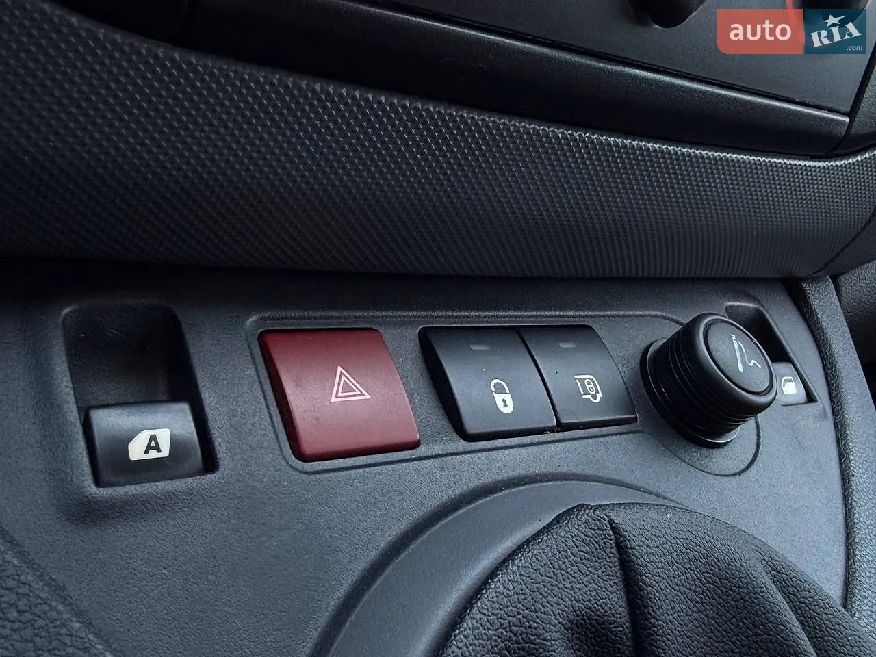 2015 Peugeot Partner - мініатюра 22