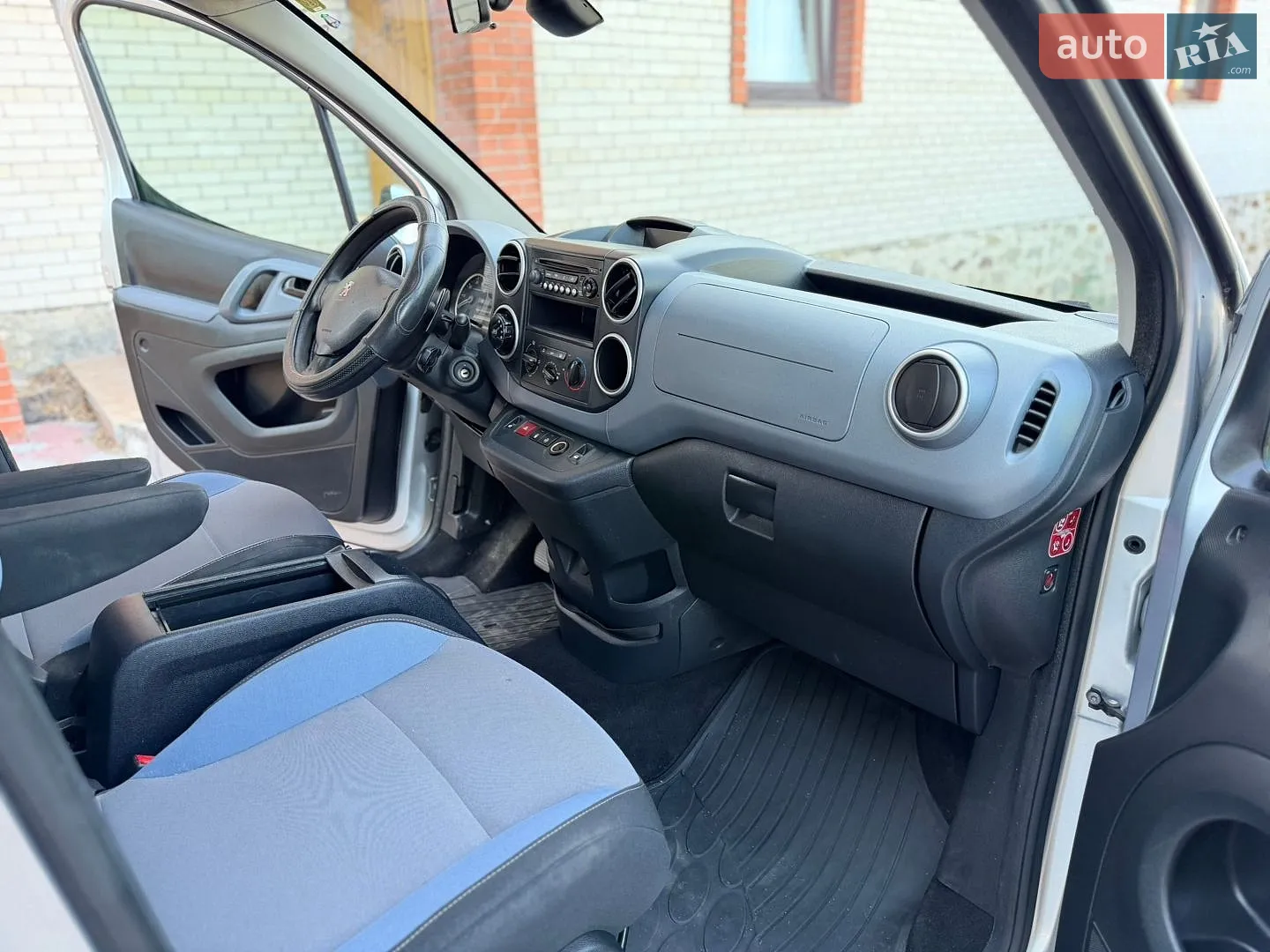 2012 Peugeot Partner - мініатюра 34