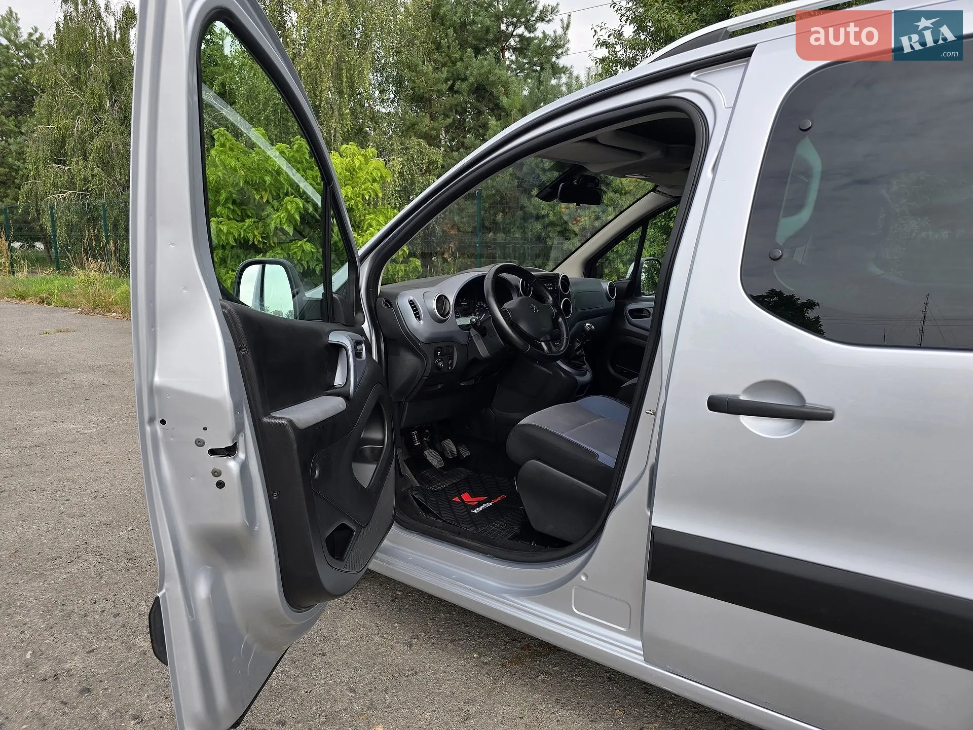 2012 Peugeot Partner - мініатюра 15