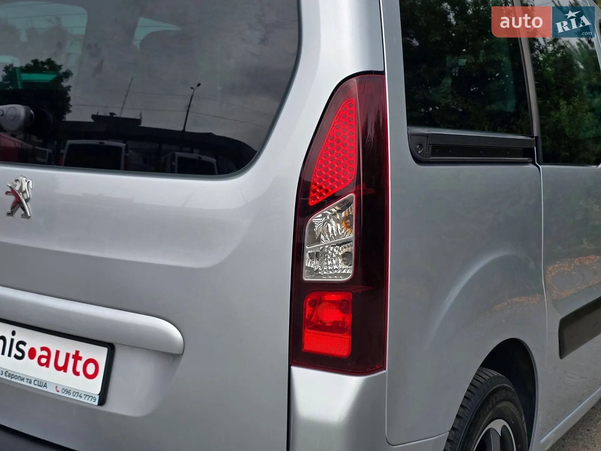 2012 Peugeot Partner - мініатюра 46