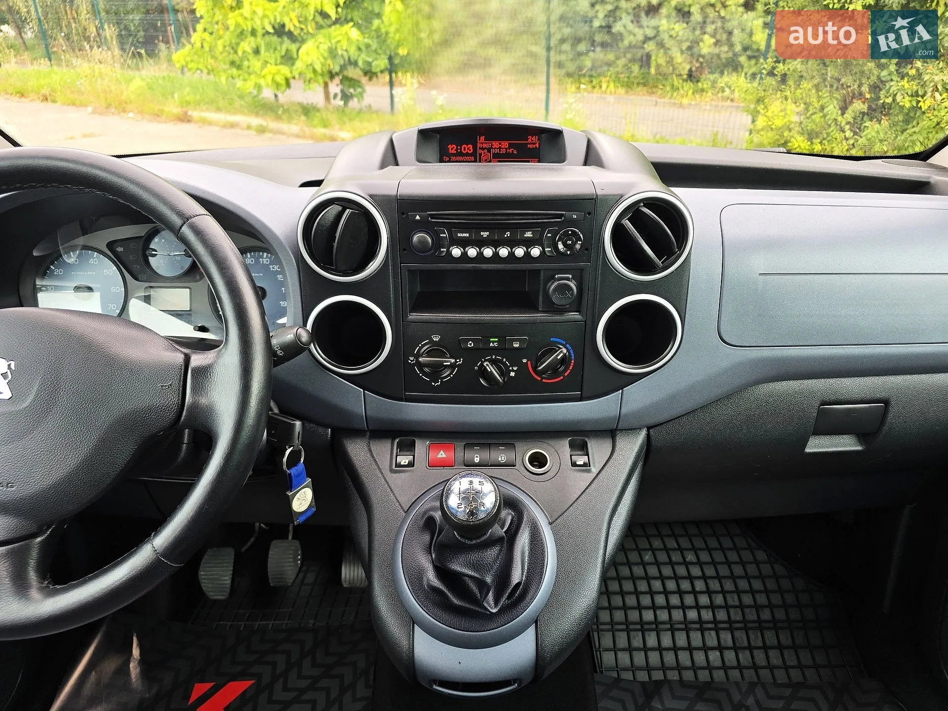 2012 Peugeot Partner - мініатюра 26
