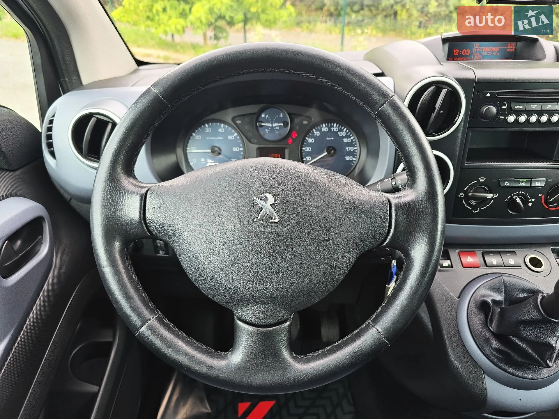 2012 Peugeot Partner - мініатюра 22