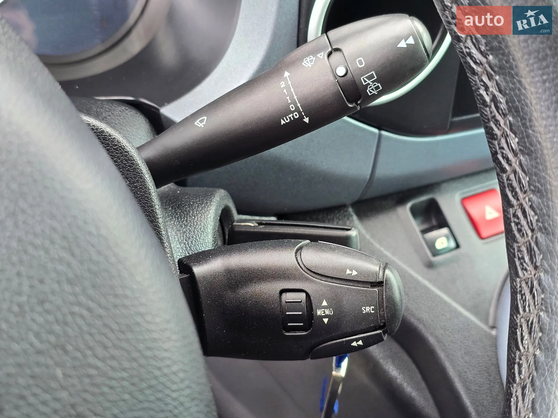 2012 Peugeot Partner - мініатюра 23