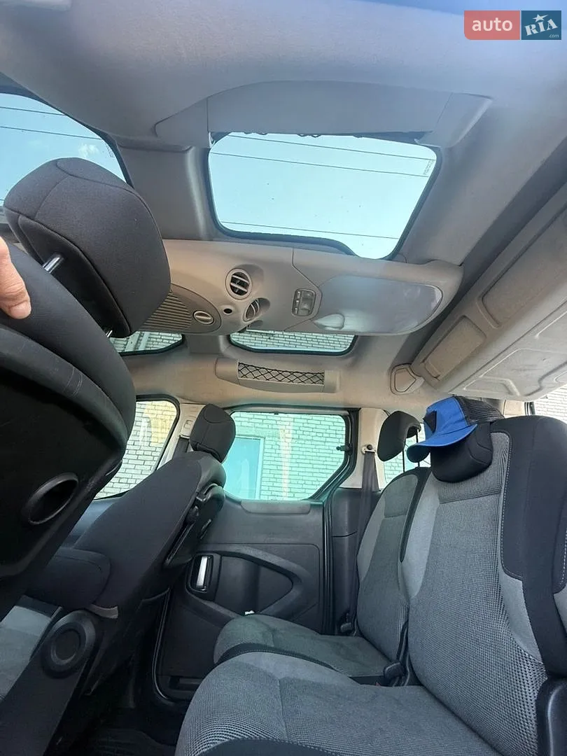 2011 Peugeot Partner - мініатюра 9