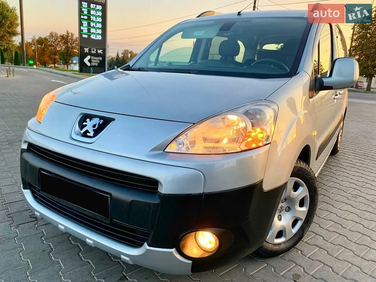 2010 Peugeot Partner - мініатюра 8