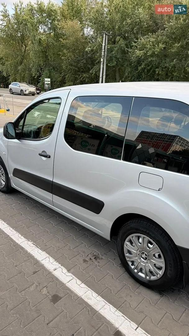 2011 Peugeot Partner - мініатюра 4