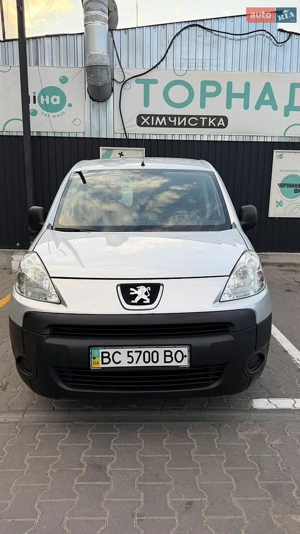 2011 Peugeot Partner - мініатюра 9