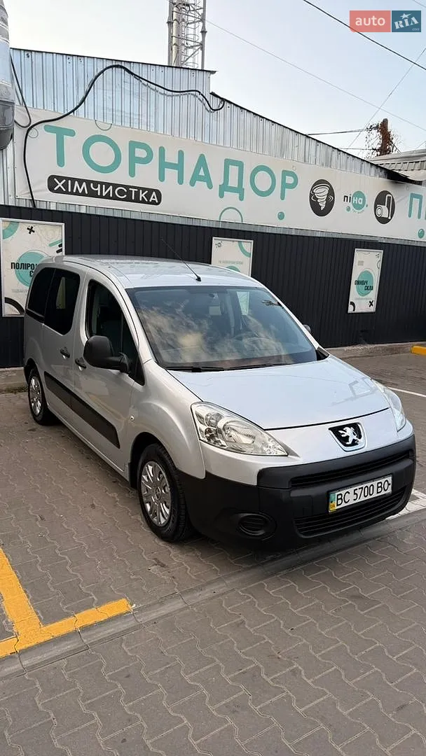 2011 Peugeot Partner - мініатюра 2