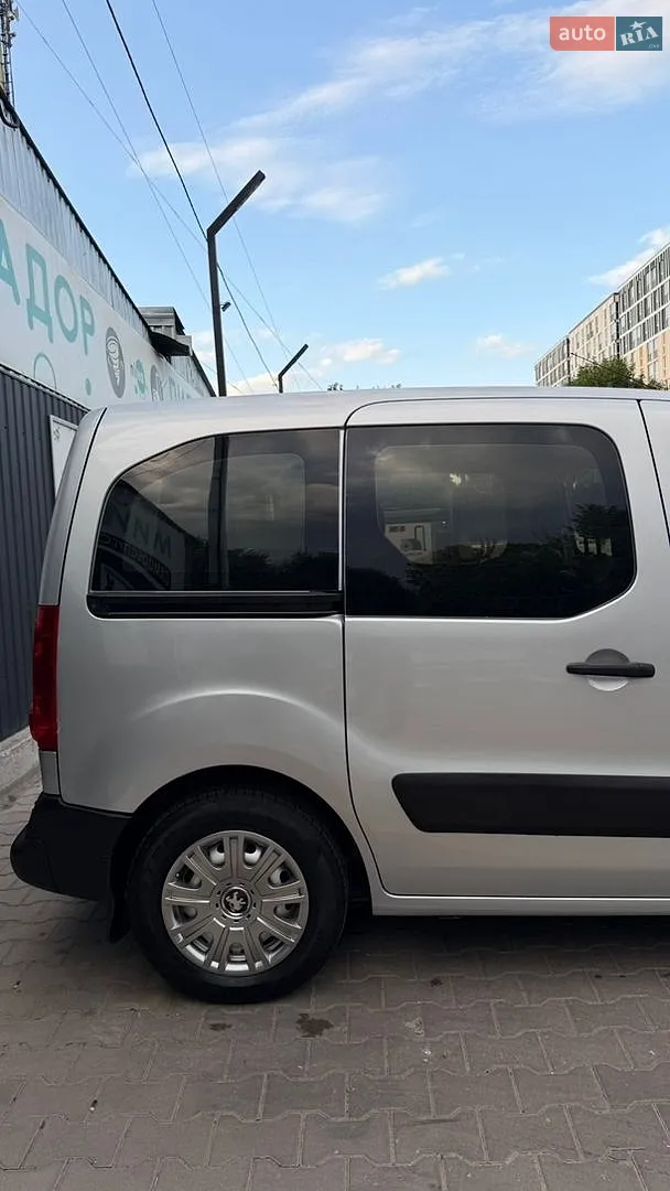 2011 Peugeot Partner - мініатюра 26