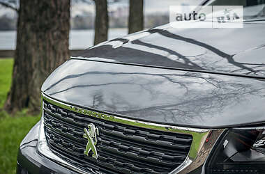 Минивэн Peugeot Rifter 2018 в 