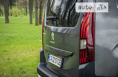 Минивэн Peugeot Rifter 2018 в 