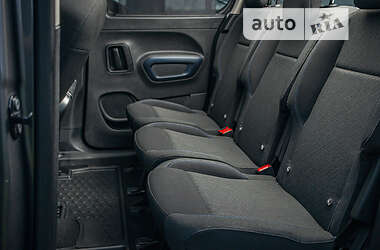 Минивэн Peugeot Rifter 2018 в 