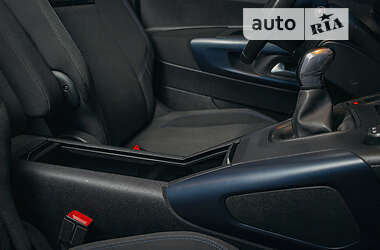 Минивэн Peugeot Rifter 2018 в 
