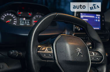 Минивэн Peugeot Rifter 2018 в 
